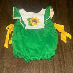 Source Unknown Green and White Romper with Sunflower Accent